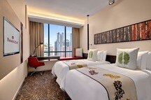 Twin Bed Guest Room at the Ramada Singapore at Zhongshan Park Twin Bed Guest Room at the Ramada Singapore at Zhongshan Park